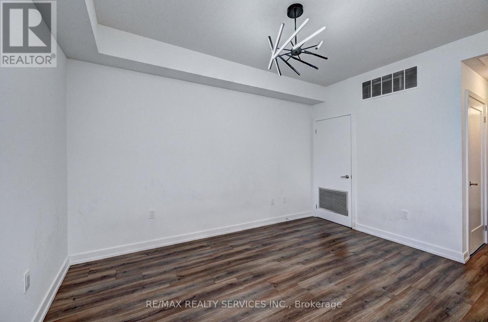 Photo 26 of B 9 10 Palace Street, Kitchener ON