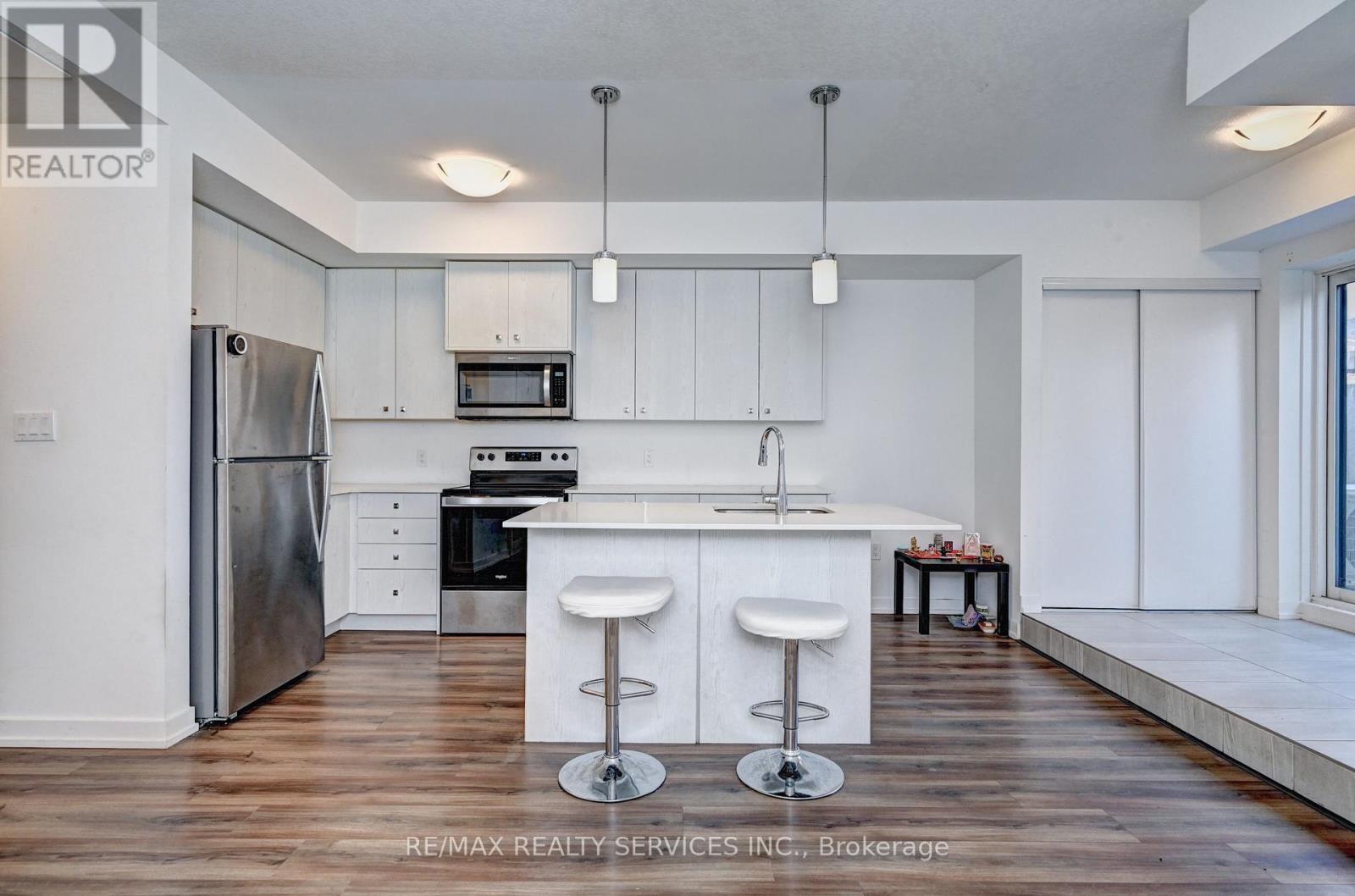 Photo 37 of B 9 10 Palace Street, Kitchener ON