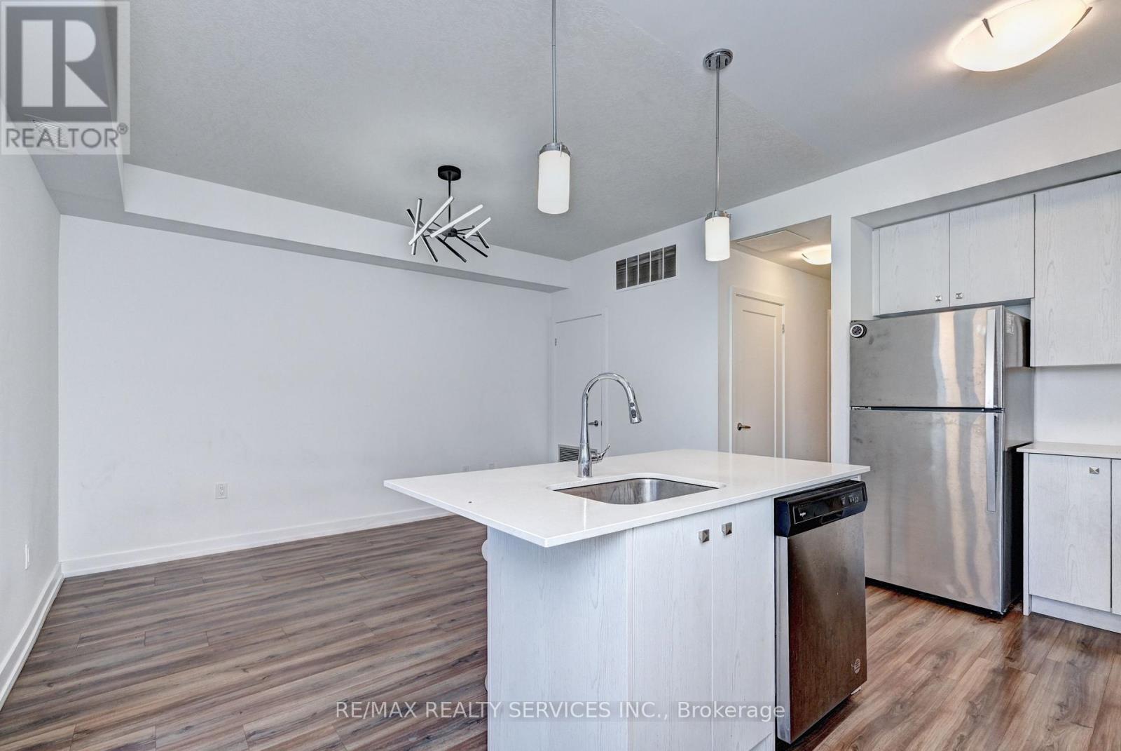 Photo 24 of B 9 10 Palace Street, Kitchener ON