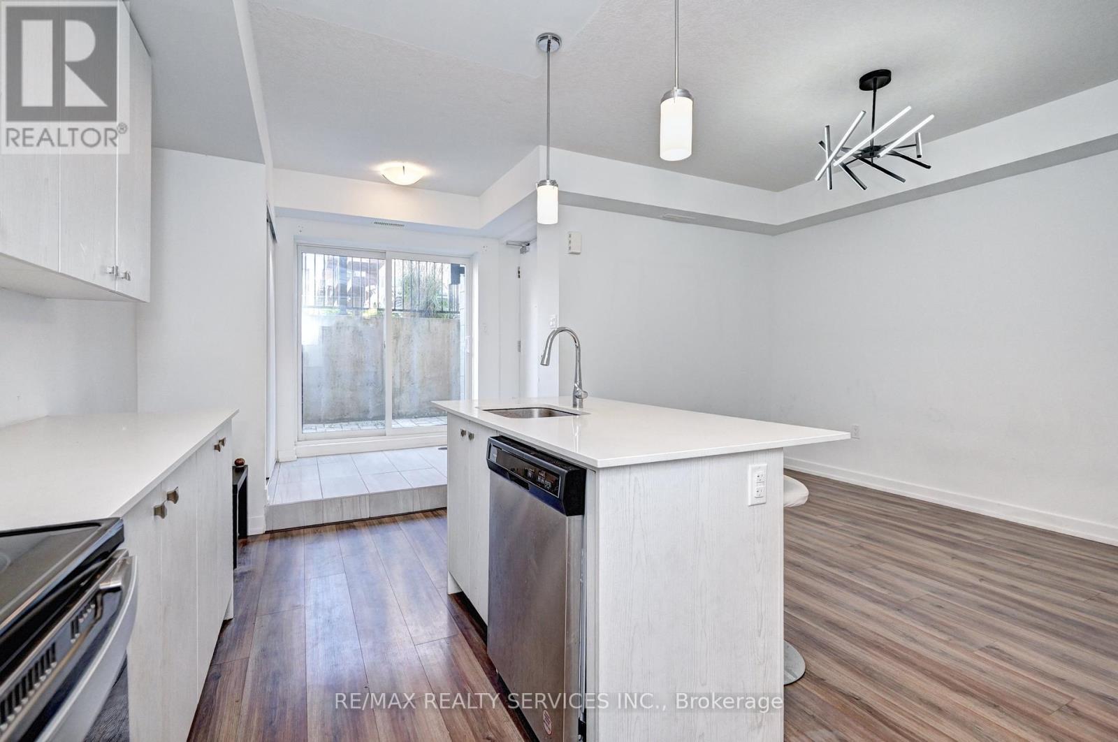 Photo 38 of B 9 10 Palace Street, Kitchener ON