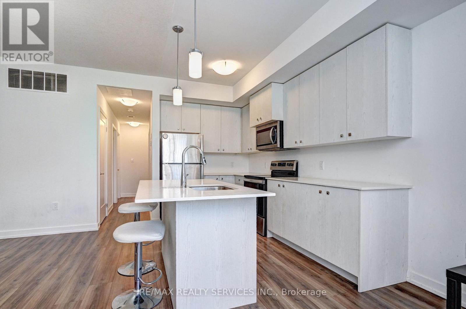 Photo 23 of B 9 10 Palace Street, Kitchener ON