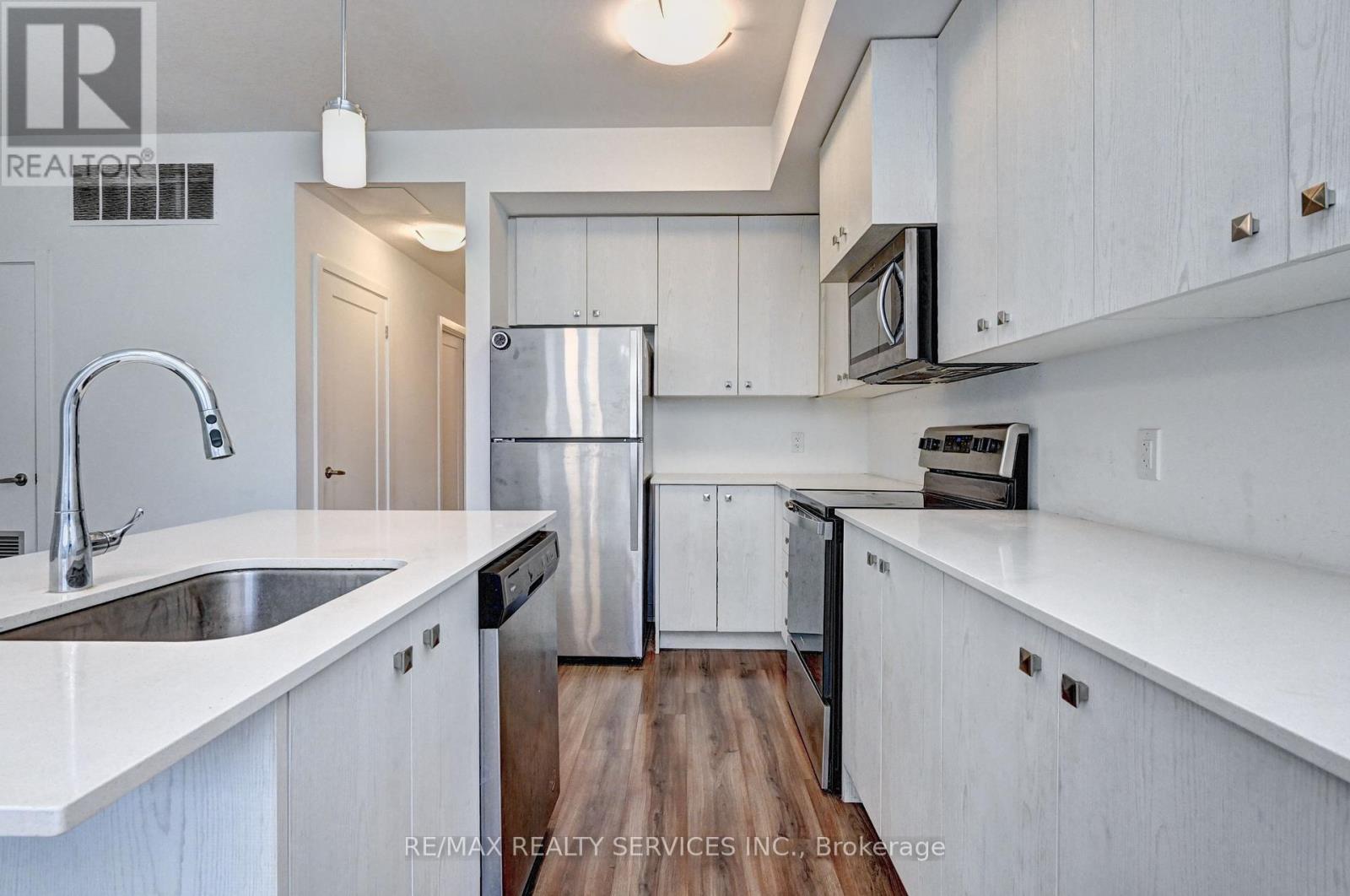 Photo 41 of B 9 10 Palace Street, Kitchener ON