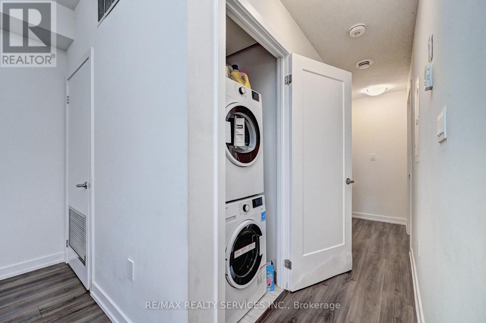 Photo 34 of B 9 10 Palace Street, Kitchener ON