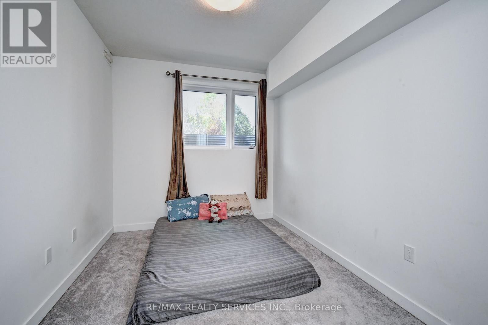 Photo 30 of B 9 10 Palace Street, Kitchener ON