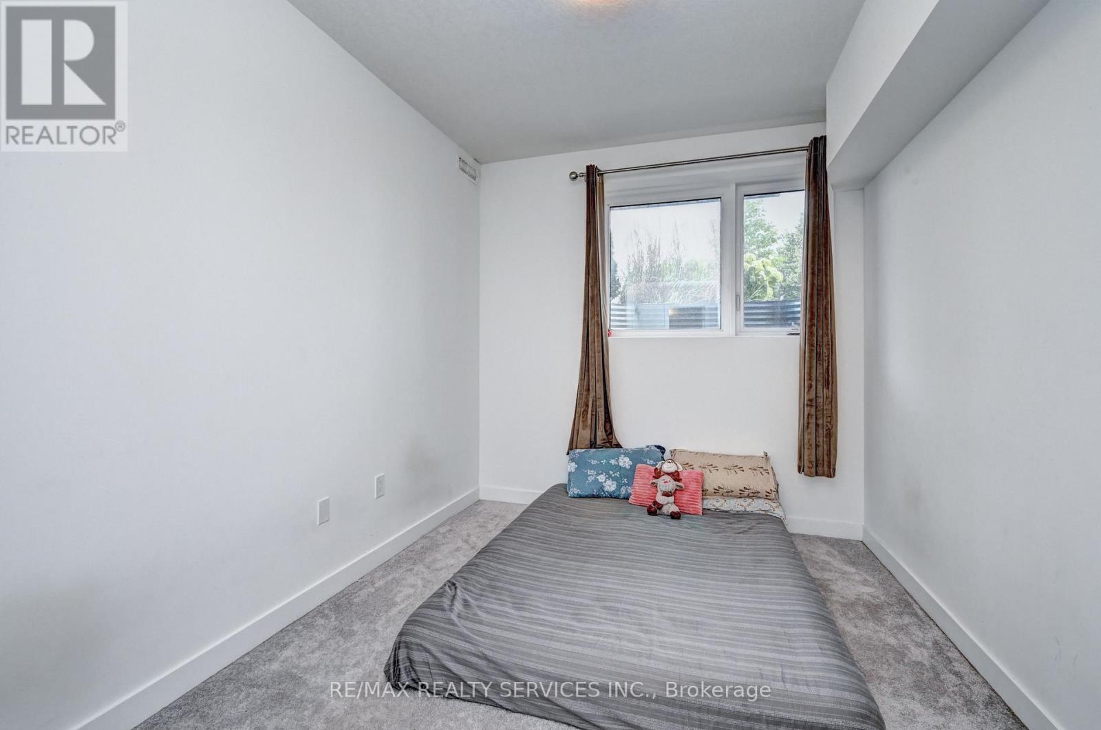 Photo 19 of B 9 10 Palace Street, Kitchener ON