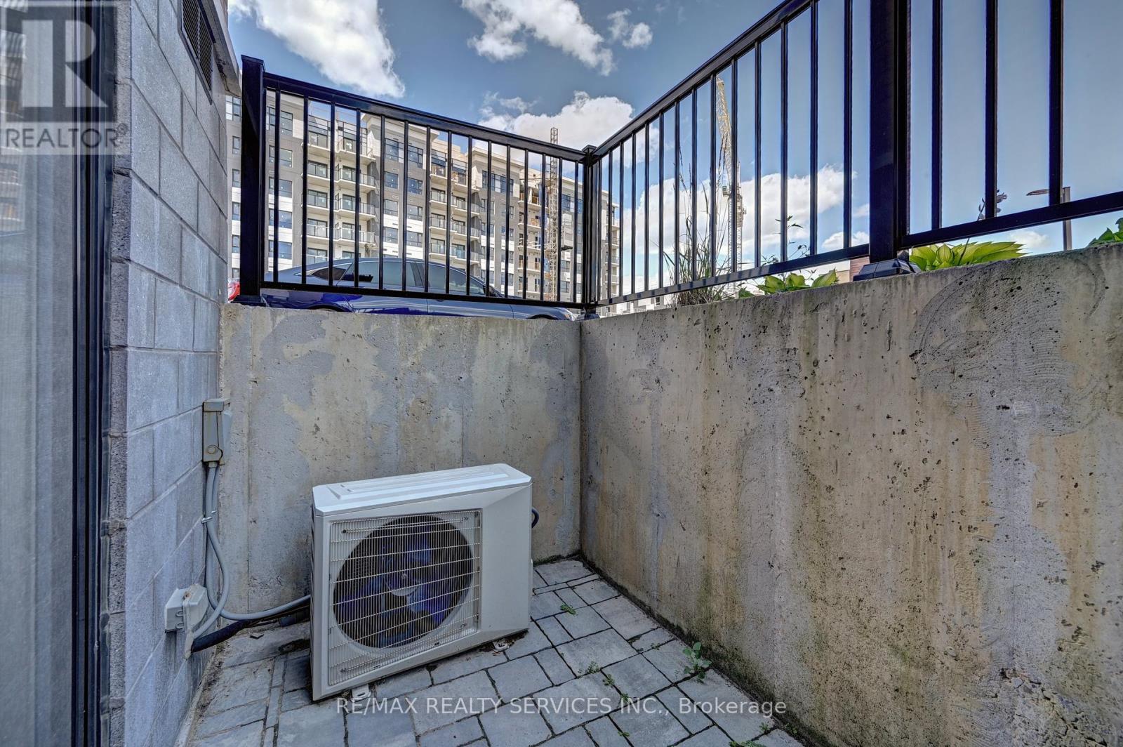 Photo 22 of B 9 10 Palace Street, Kitchener ON