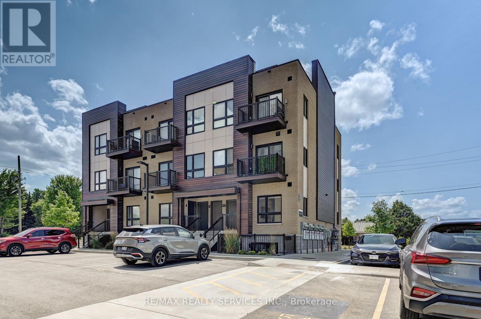 Photo 8 of B 9 10 Palace Street, Kitchener ON