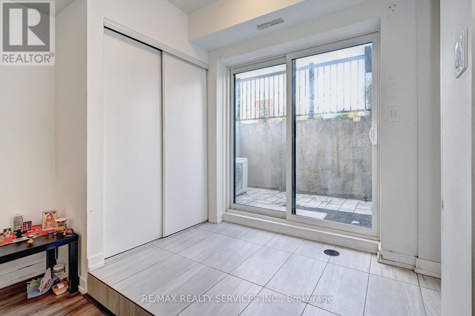 Photo 32 of B 9 10 Palace Street, Kitchener ON