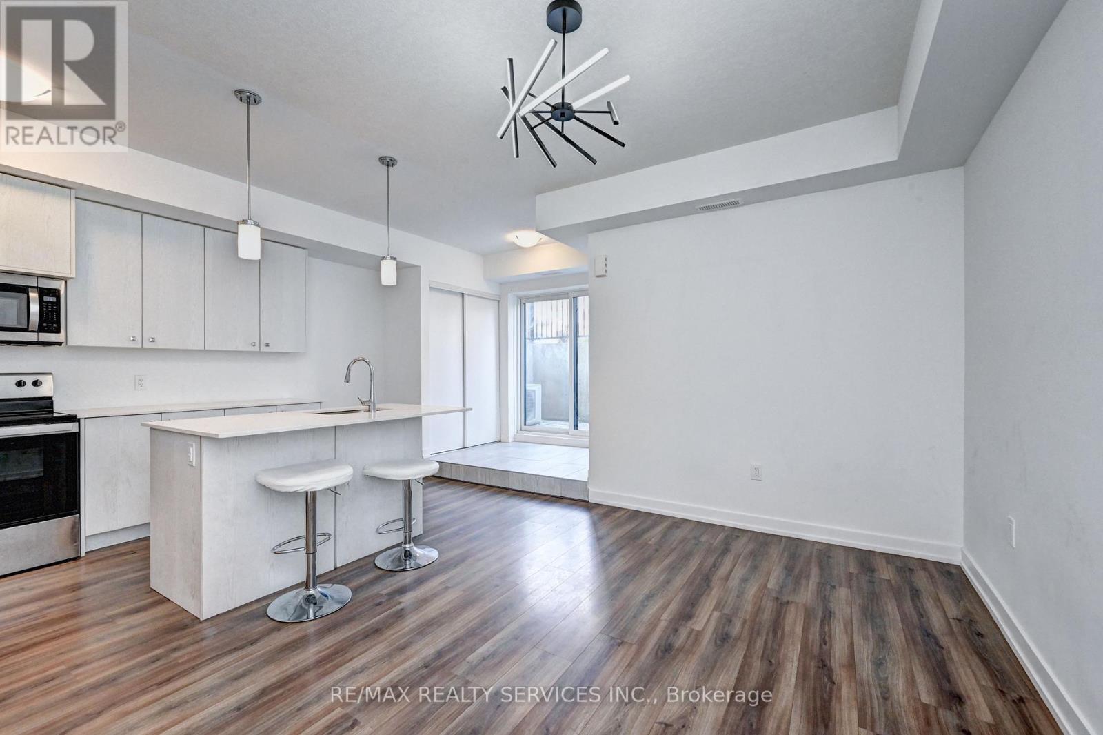 Photo 44 of B 9 10 Palace Street, Kitchener ON