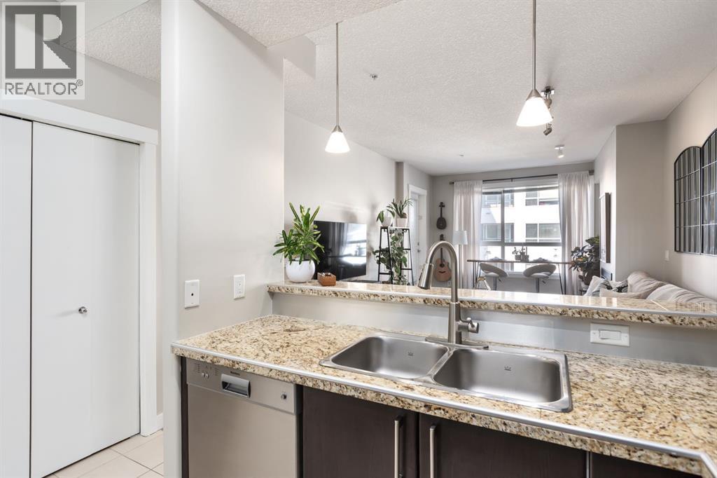 309, 880 Centre Avenue NE, Calgary, Alberta