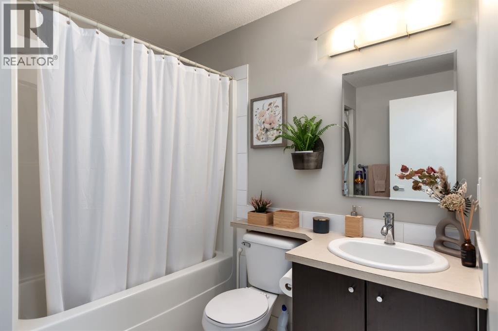 Single Family House for Sale in   Centre Avenue NE Bridgeland/Riverside Calgary 