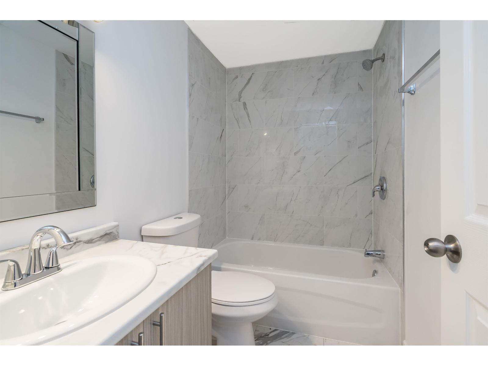 21 26892 FRASER HIGHWAY, Langley