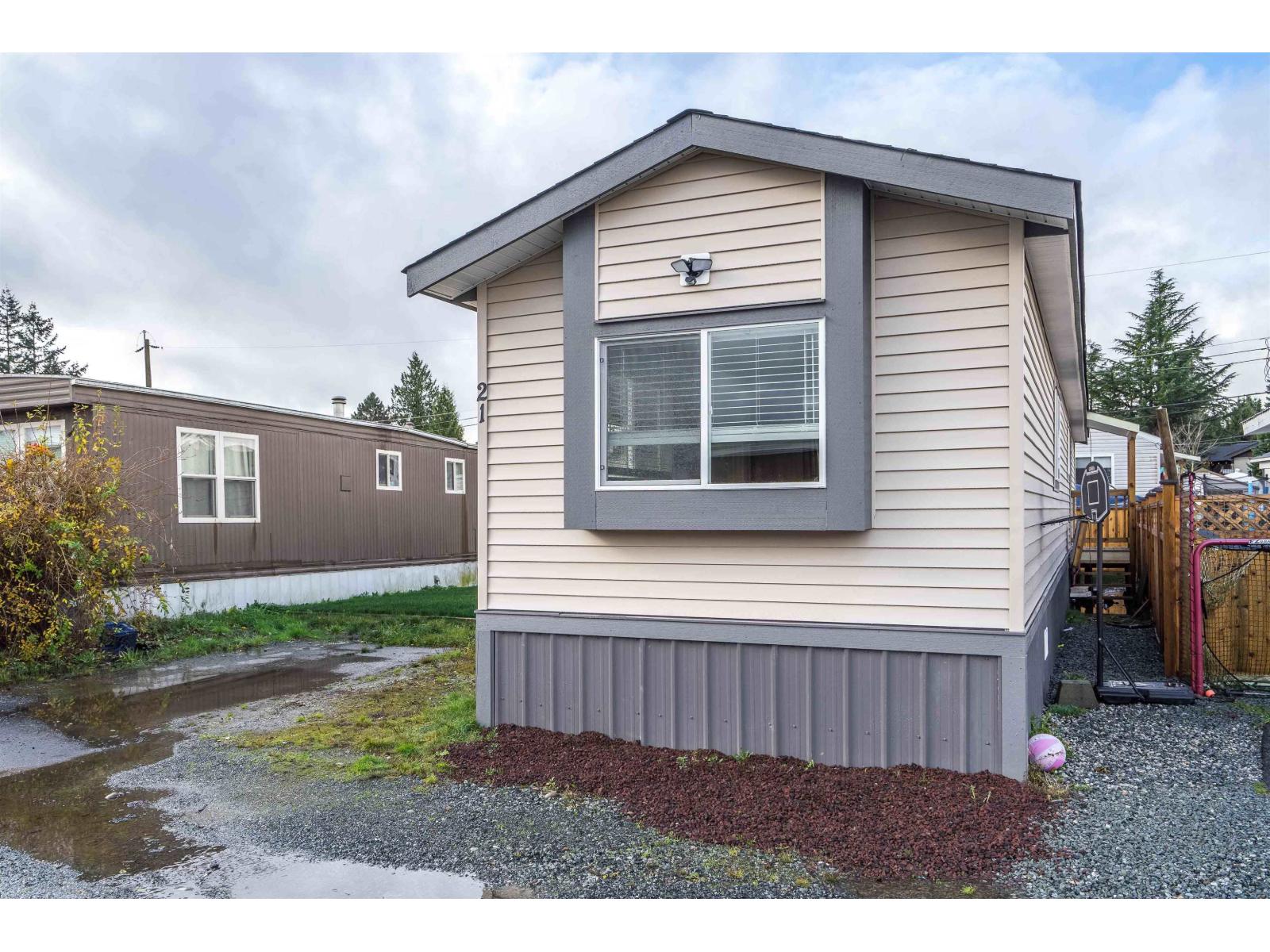 21 26892 FRASER HIGHWAY, Langley
