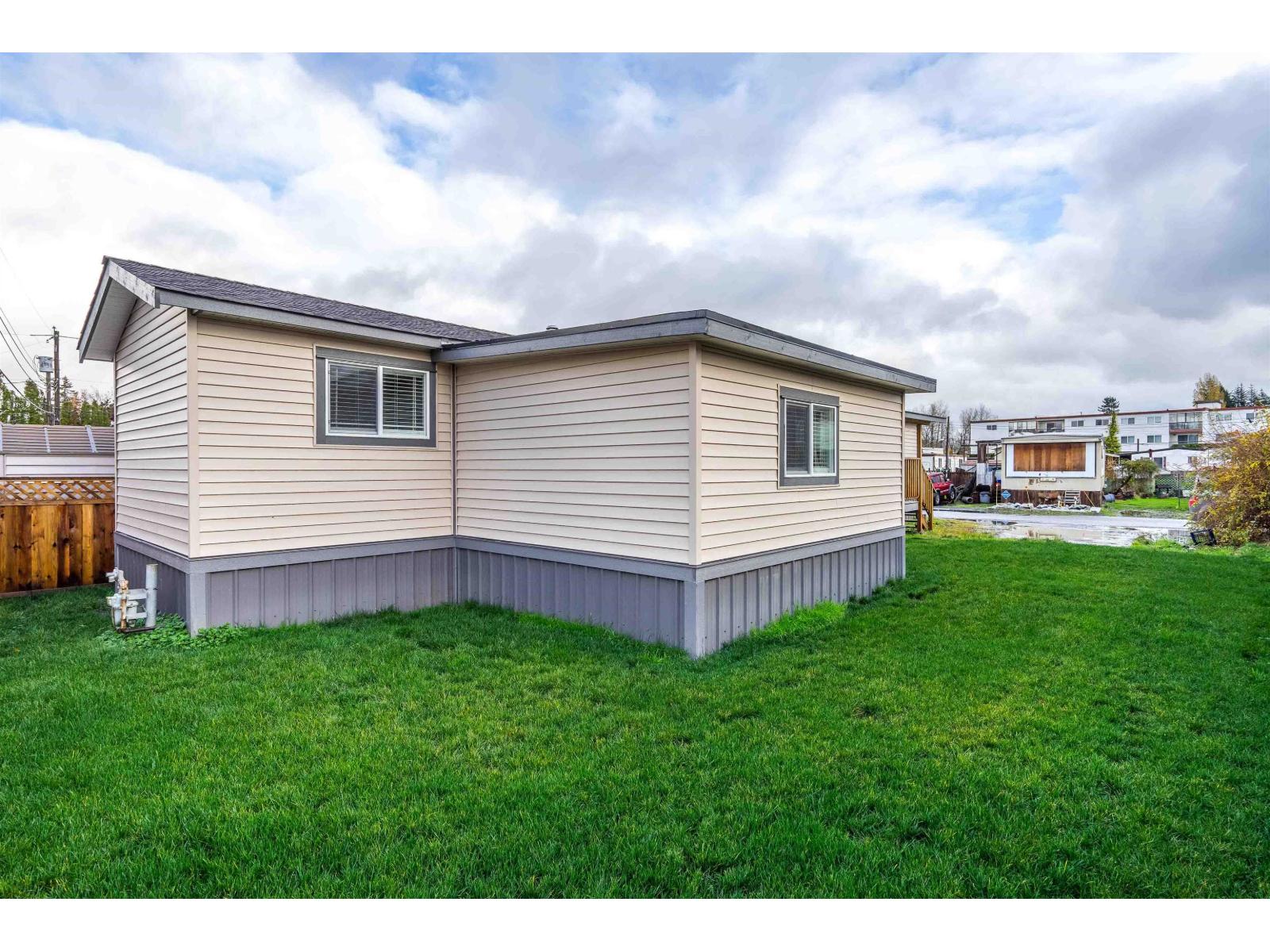 21 26892 FRASER HIGHWAY, Langley