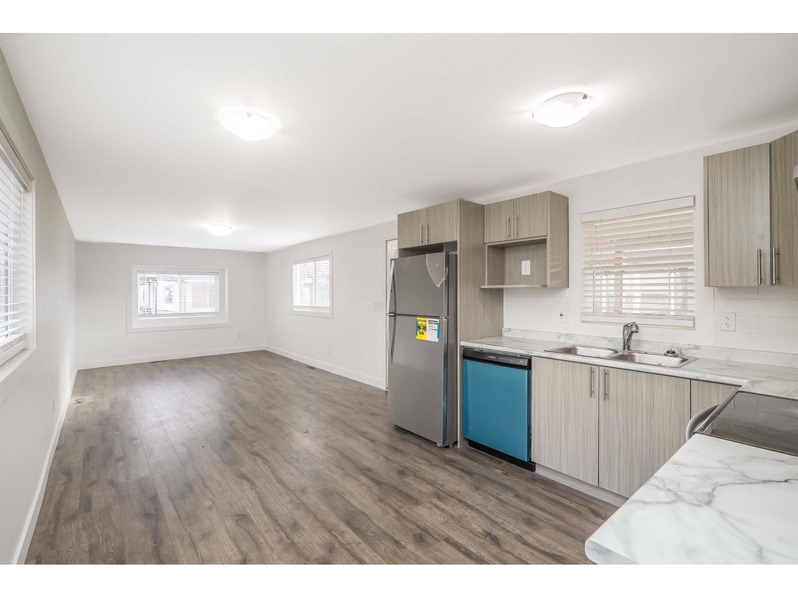 21 26892 FRASER HIGHWAY, Langley
