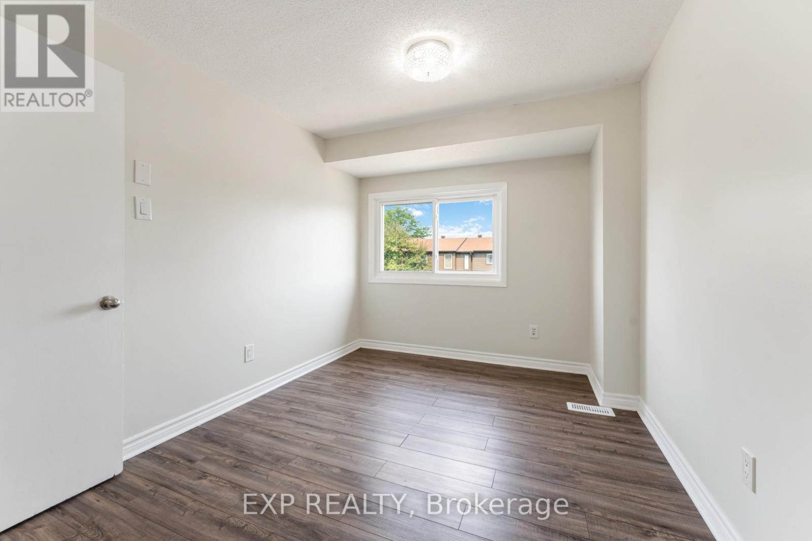 Photo 7 of 91 3190 Stockton Drive, Ottawa ON