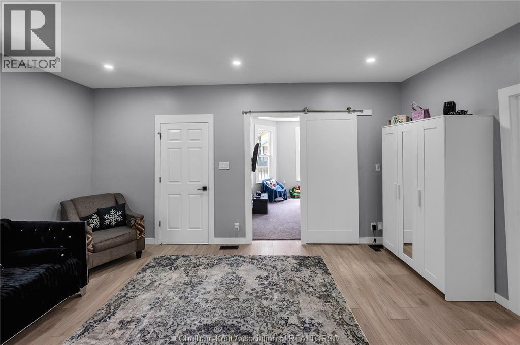 Photo 39 of 217 Selkirk Street, Chatham ON