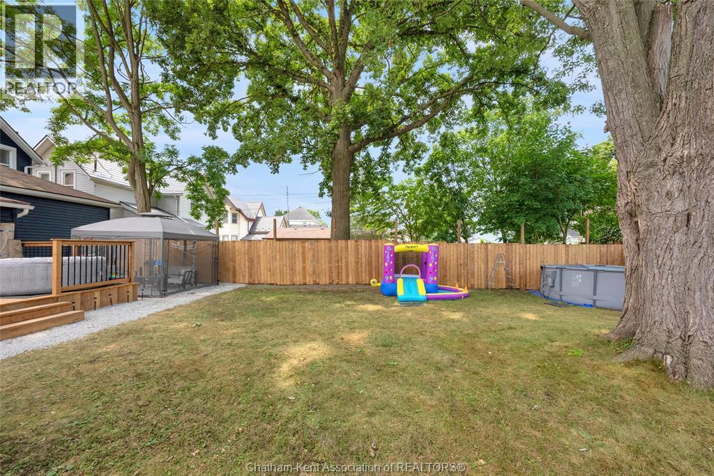 Photo 2 of 217 Selkirk Street, Chatham ON