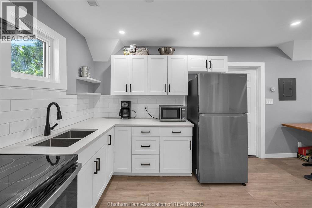 Photo 17 of 217 Selkirk Street, Chatham ON