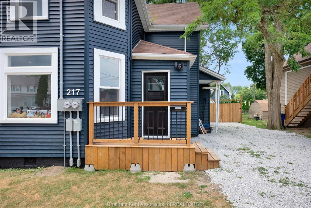 Photo 6 of 217 Selkirk Street, Chatham ON