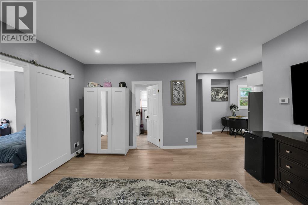 Photo 38 of 217 Selkirk Street, Chatham ON