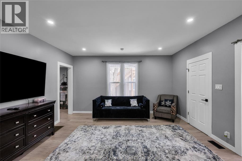 Photo 14 of 217 Selkirk Street, Chatham ON