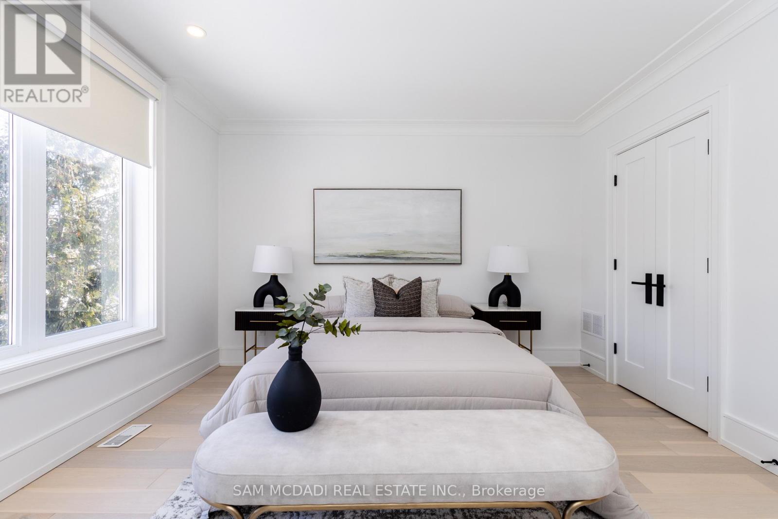 Photo 28 of 129 Beaconsfield Avenue, Toronto ON