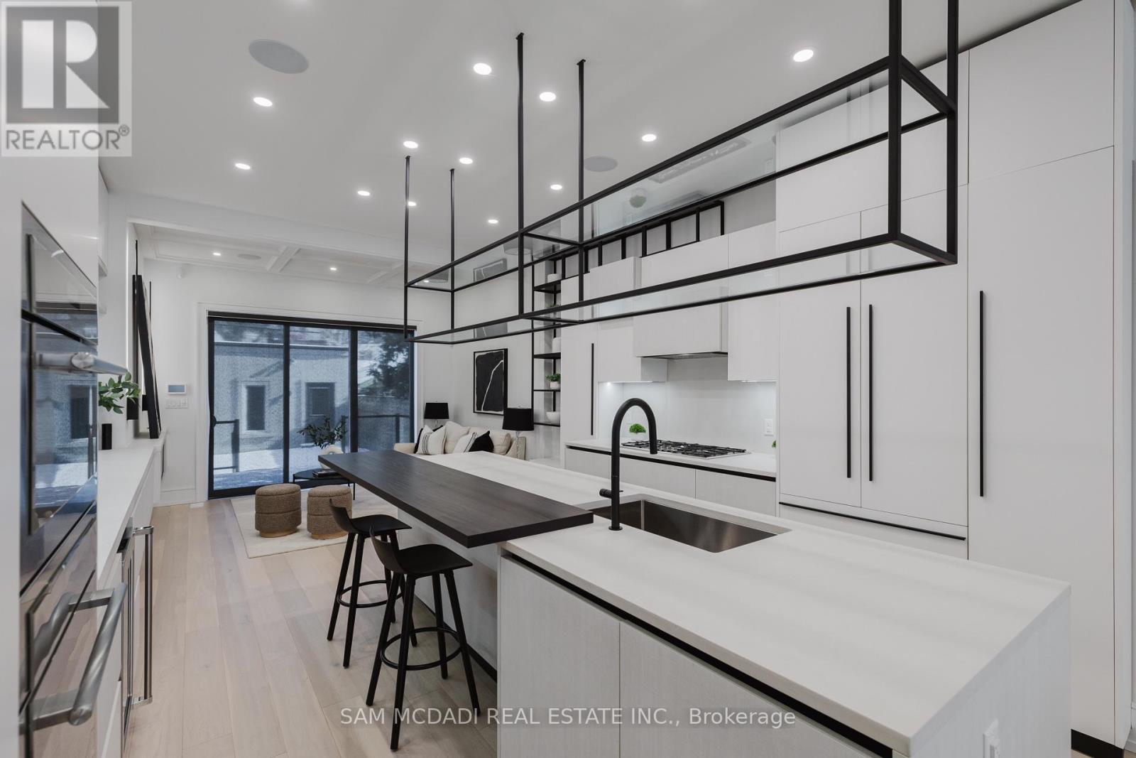 Photo 42 of 129 Beaconsfield Avenue, Toronto ON