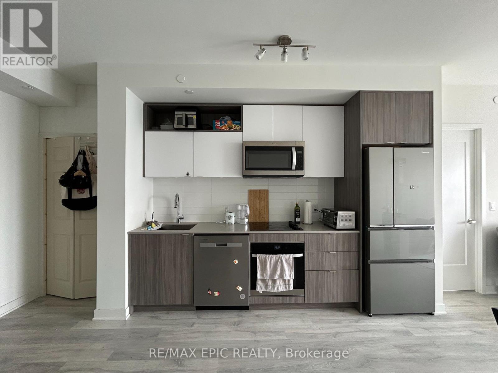 Photo 3 of 2803 70 Princess Street, Toronto ON