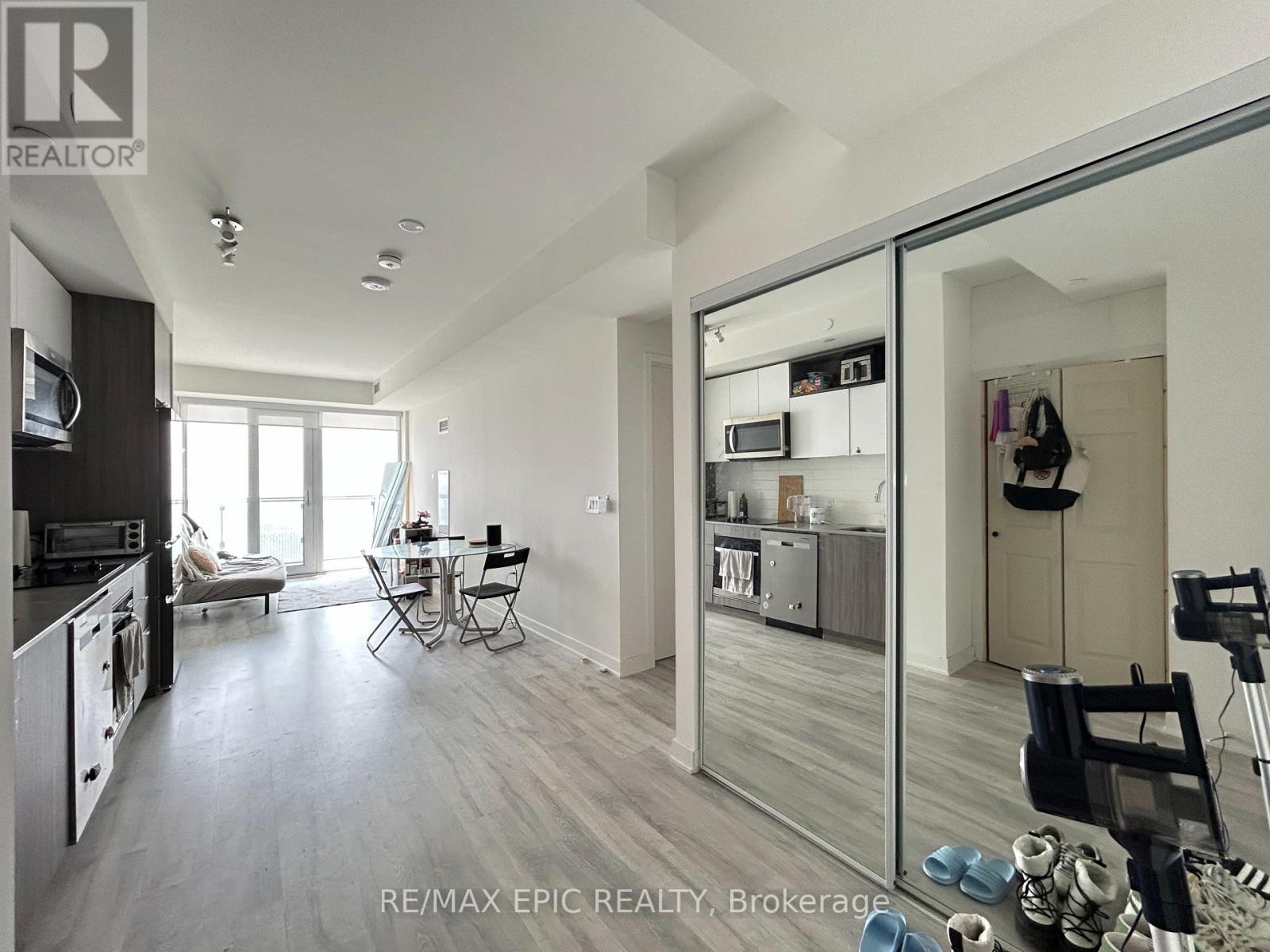 Photo 4 of 2803 70 Princess Street, Toronto ON