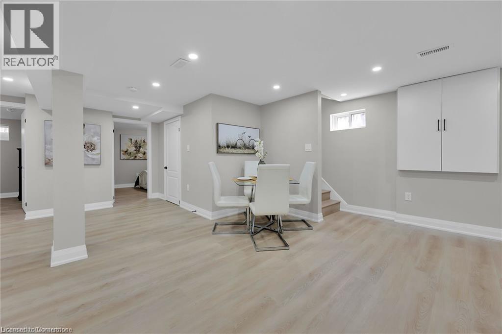 Photo 11 of 99 Wise Crescent Unit 2, Hamilton ON