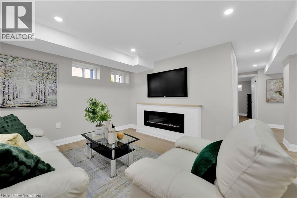 Photo 12 of 99 Wise Crescent Unit 2, Hamilton ON