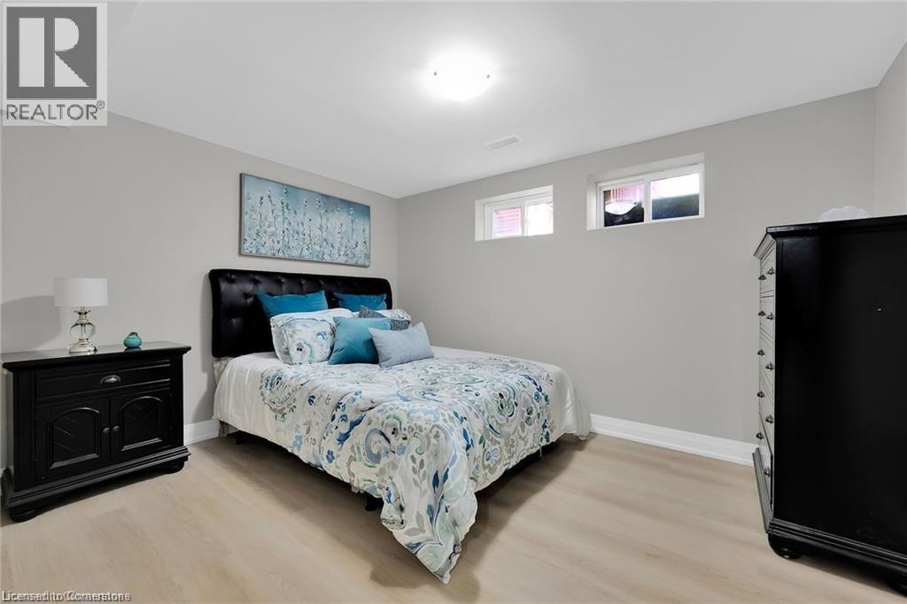 Photo 4 of 99 Wise Crescent Unit 2, Hamilton ON