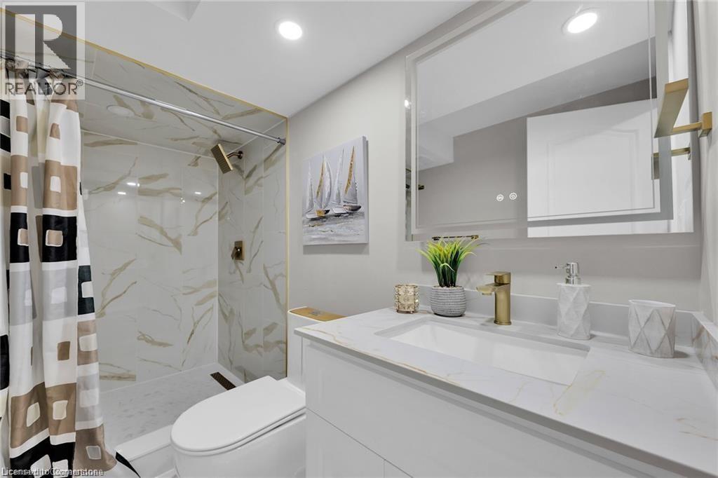 Photo 8 of 99 Wise Crescent Unit 2, Hamilton ON