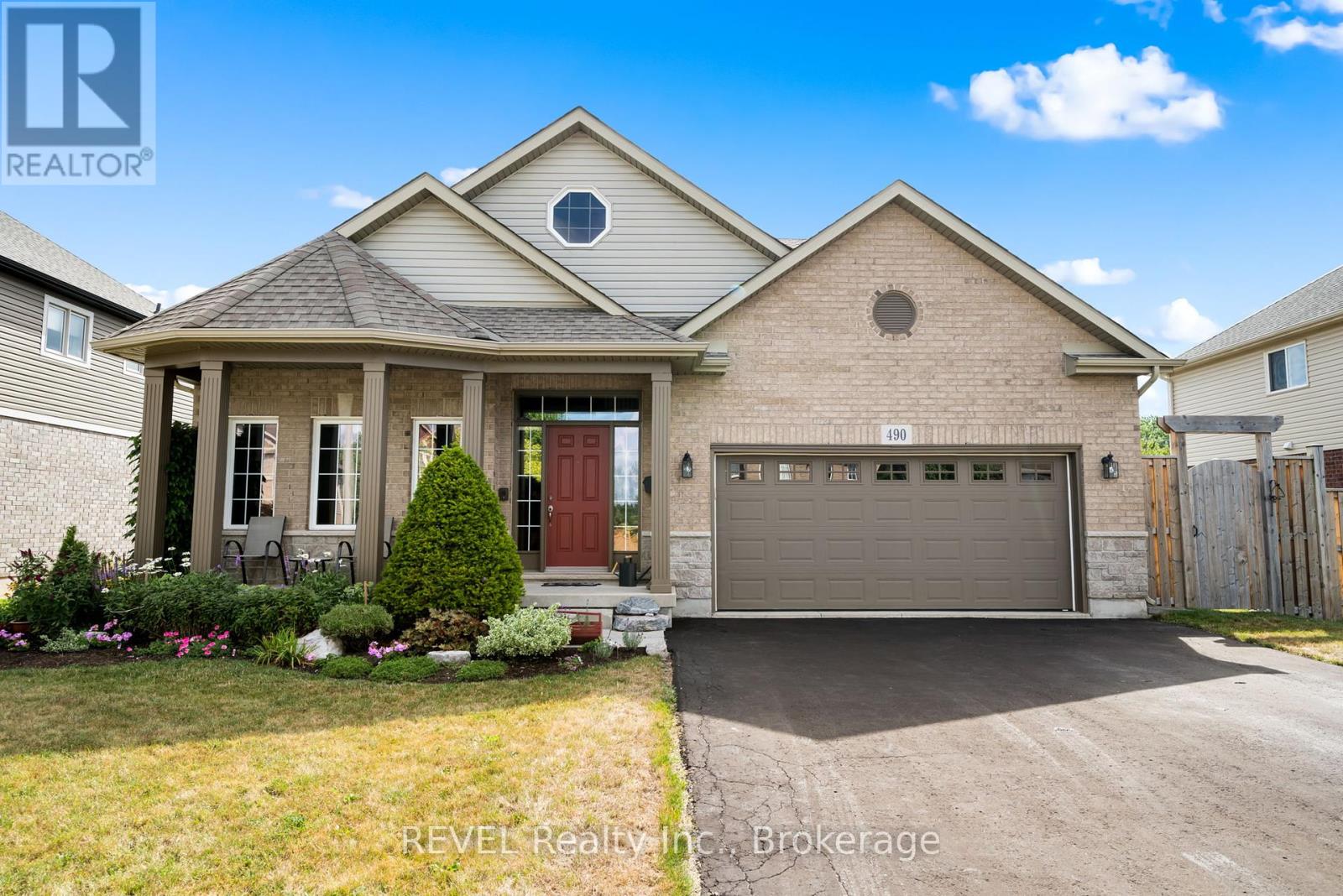 Photo 1 of 490 Carrie Avenue, Fort Erie ON