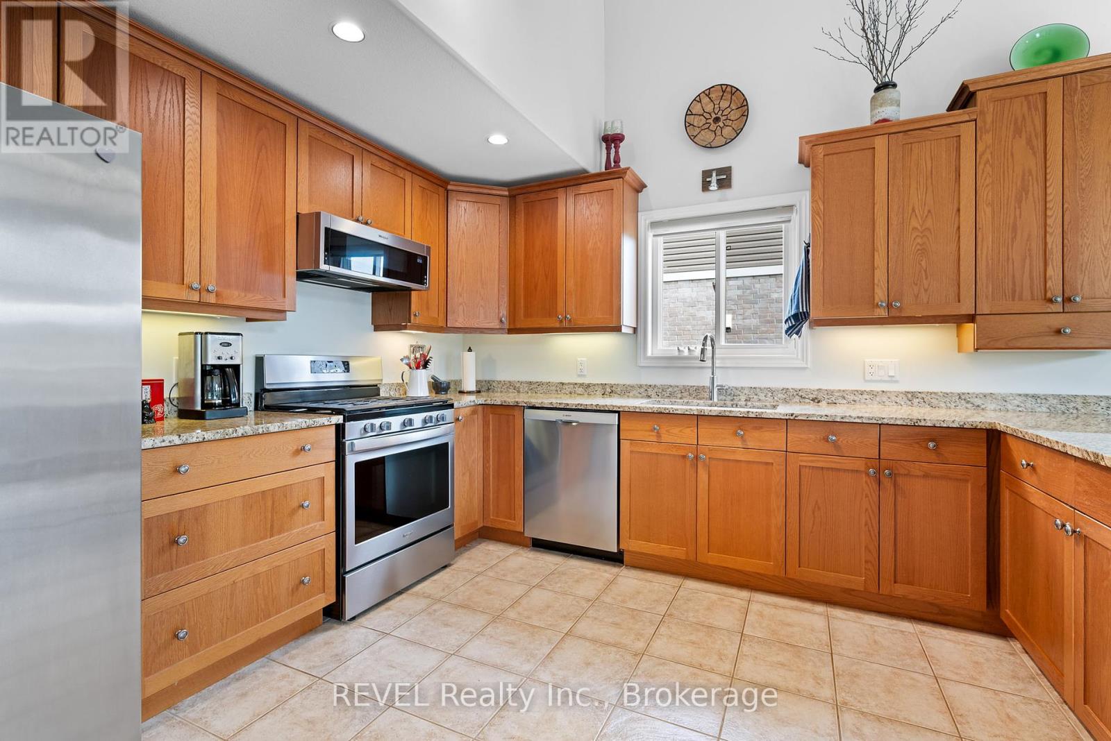Photo 13 of 490 Carrie Avenue, Fort Erie ON