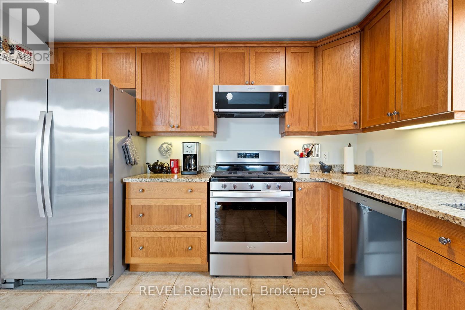 Photo 14 of 490 Carrie Avenue, Fort Erie ON