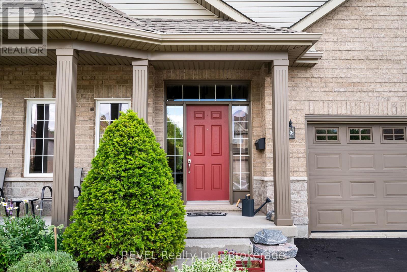 Photo 3 of 490 Carrie Avenue, Fort Erie ON