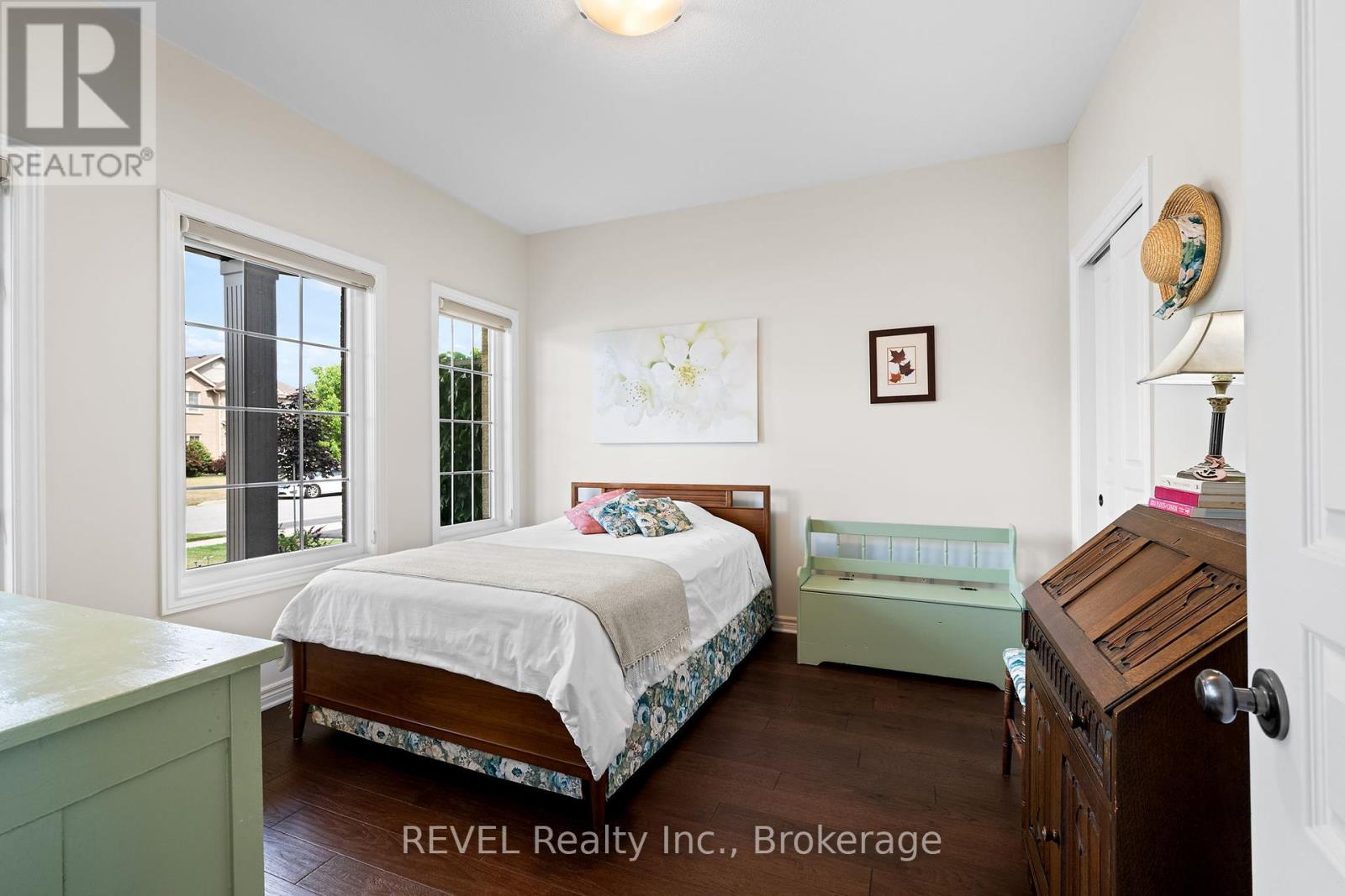 Photo 7 of 490 Carrie Avenue, Fort Erie ON