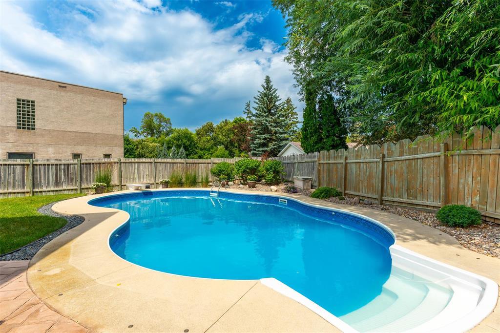 Photo 25 of 258 Southbridge Drive, Winnipeg MB