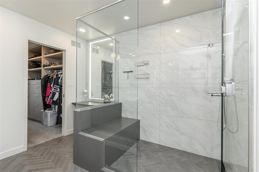 Photo 1 of 258 Southbridge Drive, Winnipeg MB