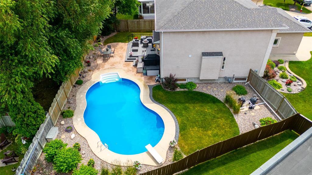 Photo 21 of 258 Southbridge Drive, Winnipeg MB