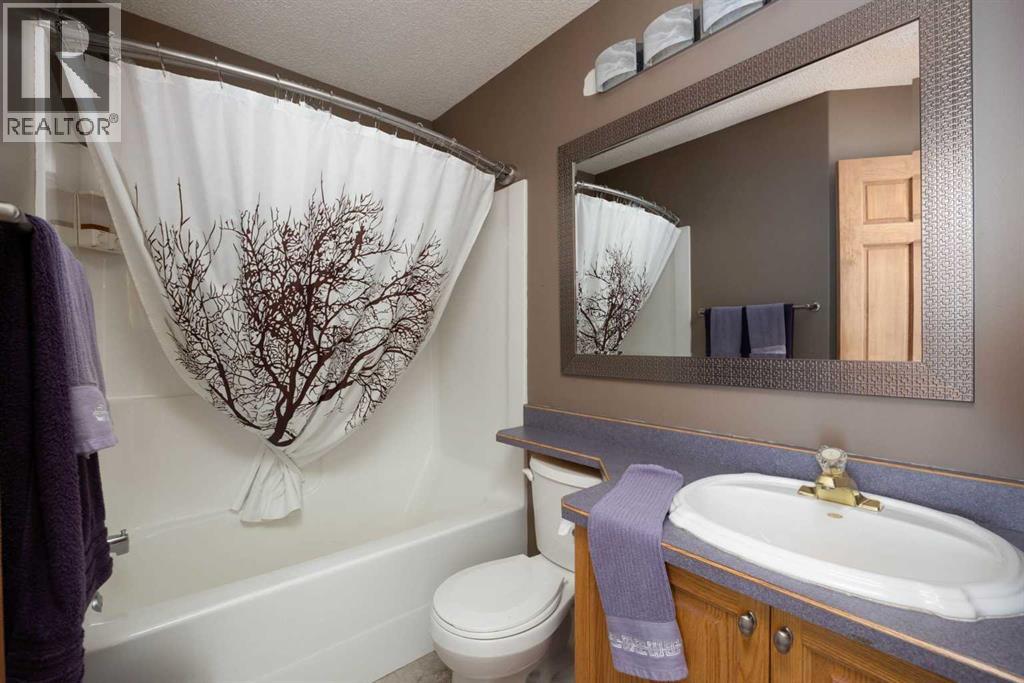 Photo 29 of 212 Bussieres Drive, Fort Mcmurray AB