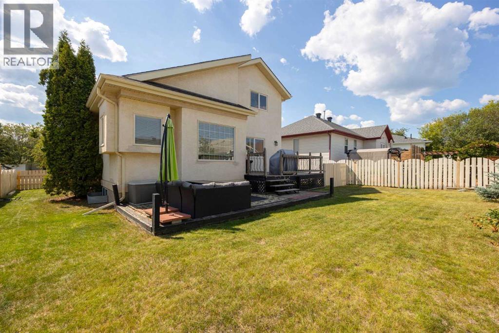 Photo 40 of 212 Bussieres Drive, Fort Mcmurray AB