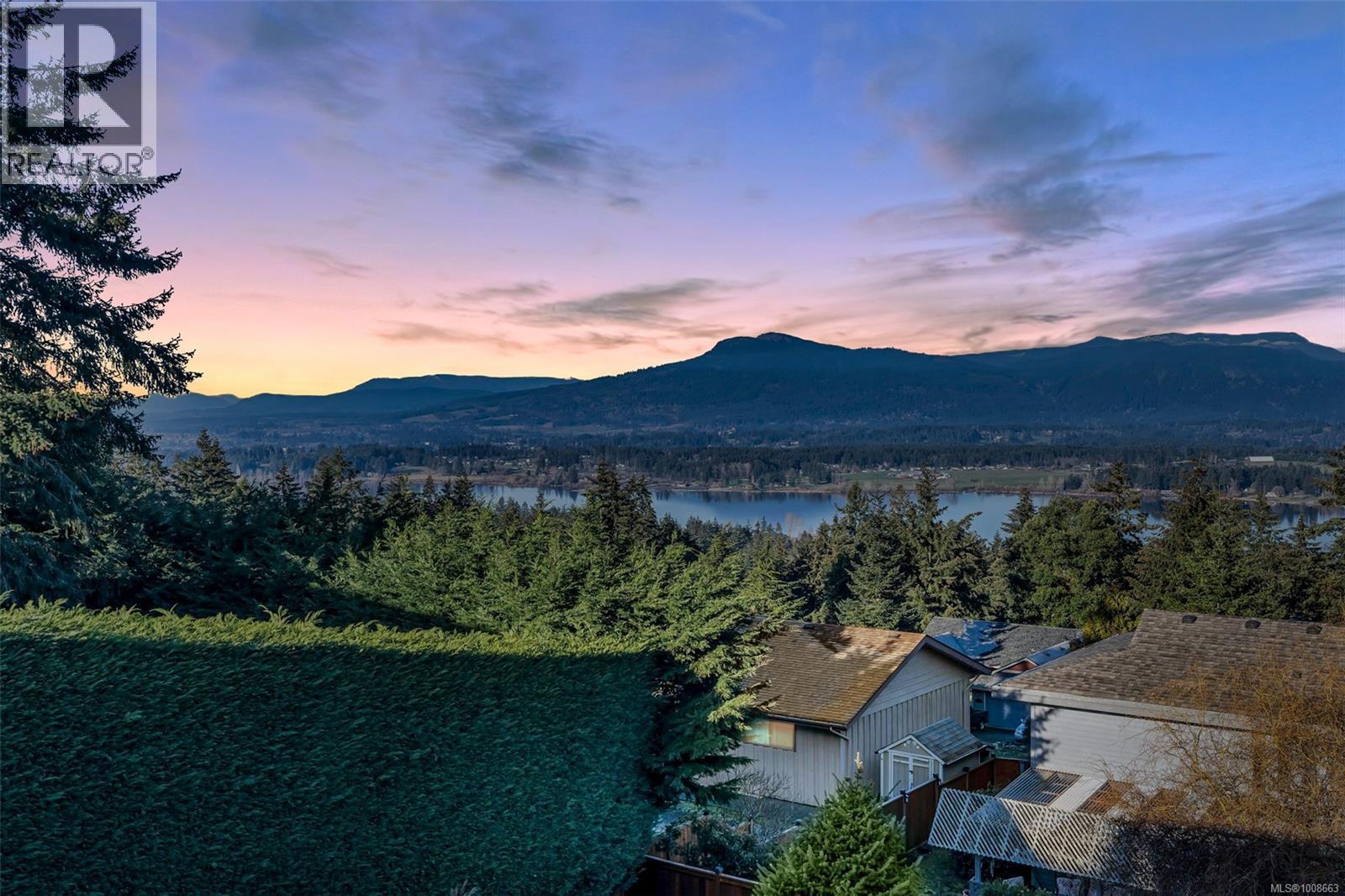 Photo 7 of 6015 Chippewa Rd, Duncan BC