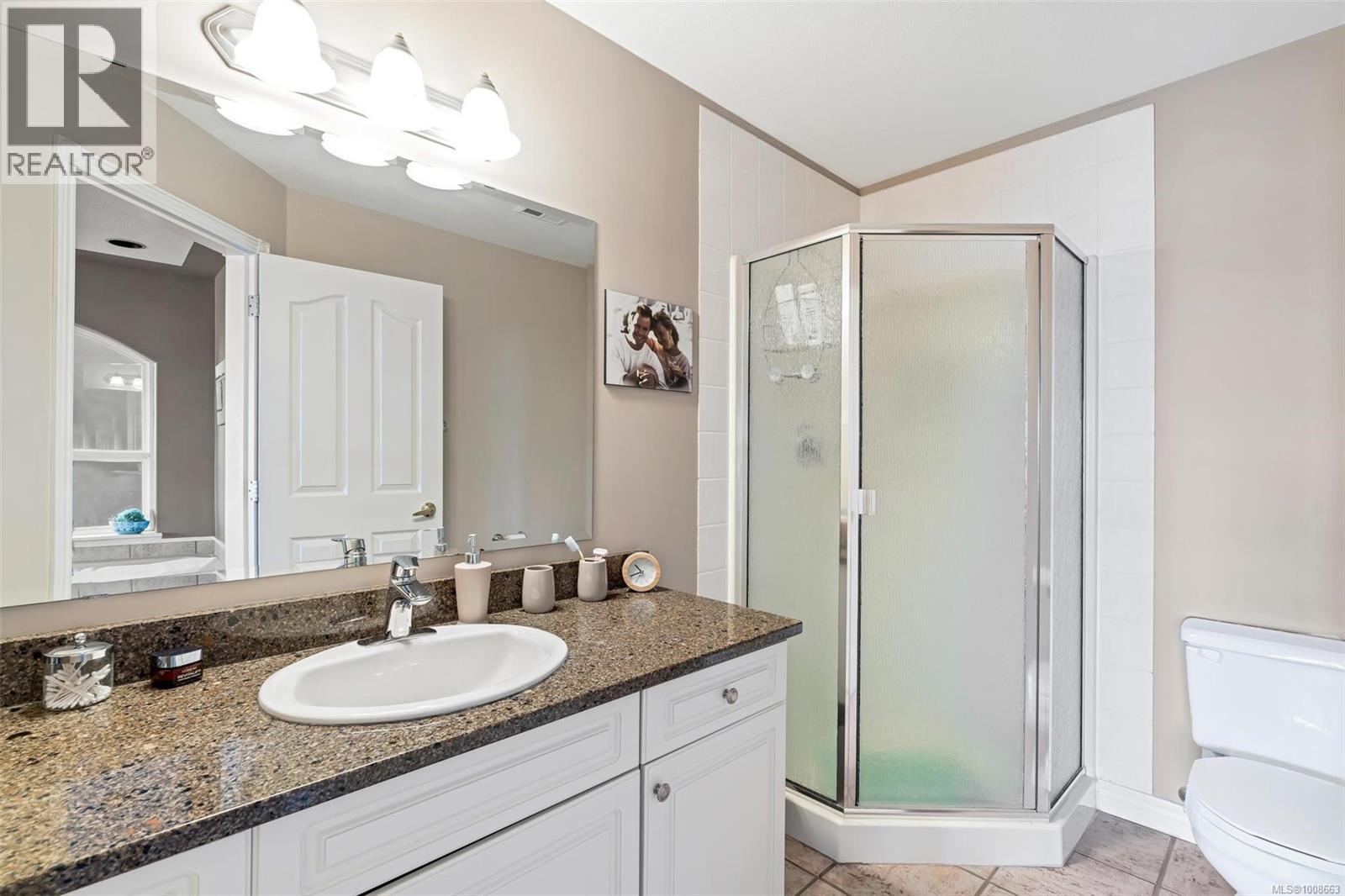 Photo 19 of 6015 Chippewa Rd, Duncan BC