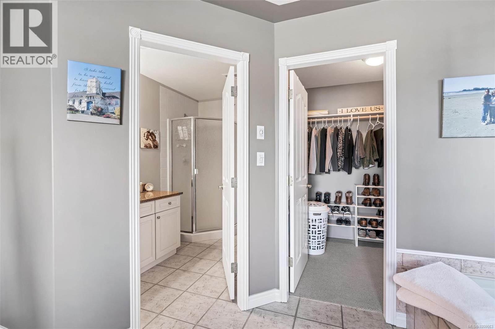 Photo 18 of 6015 Chippewa Rd, Duncan BC