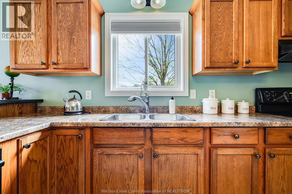 Photo 15 of 95 Millbrook Drive, Kingsville ON