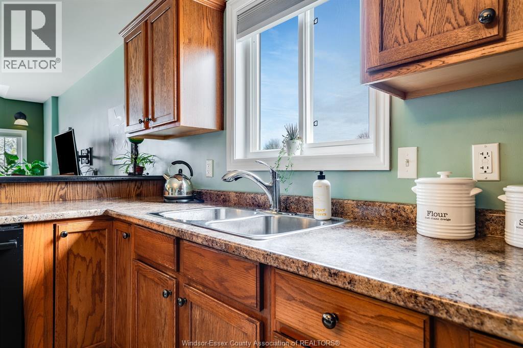Photo 16 of 95 Millbrook Drive, Kingsville ON