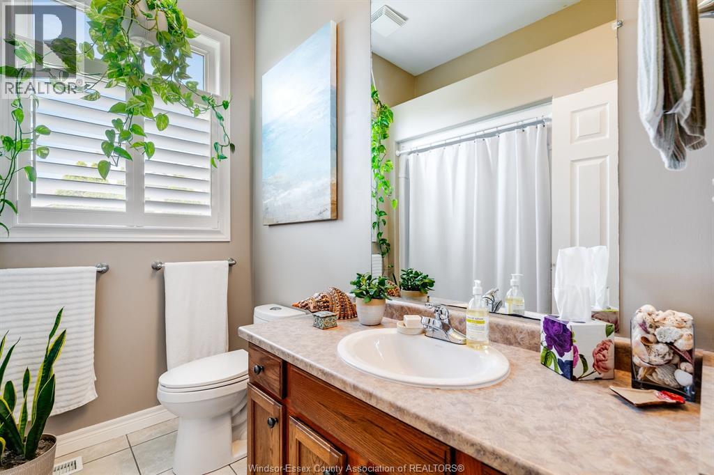Photo 25 of 95 Millbrook Drive, Kingsville ON